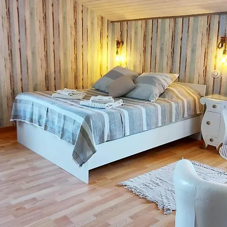 Moulin De Mauzac Panzió Saint-Just-Luzac